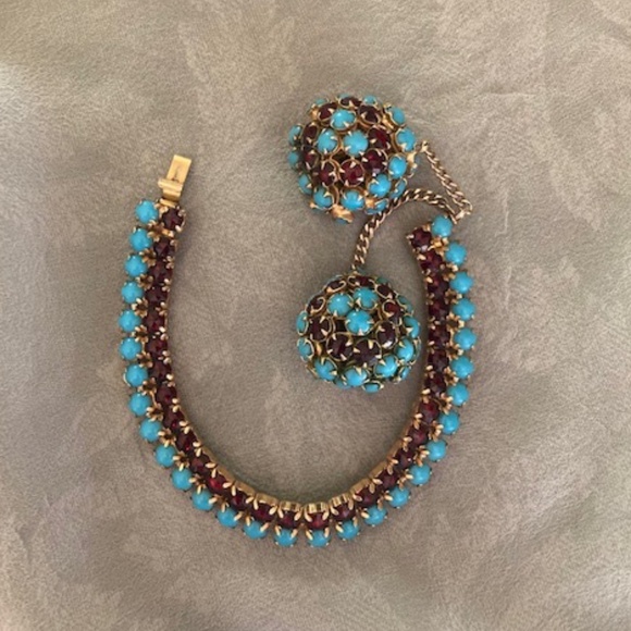 Vintage Signed Hattie Carnegie Bracelet